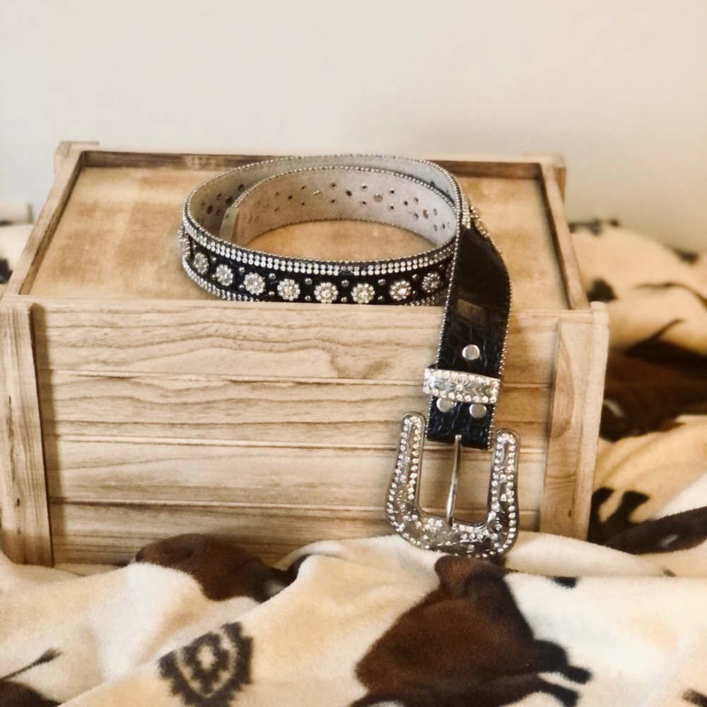Rod’s black rhinestone western belt